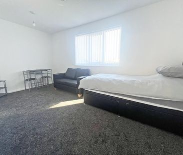 1 bedroom ground floor flat to rent - Photo 5