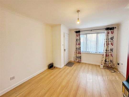 3 bedroom house to rent Foden Avenue, Ipswich, IP1 - Photo 1