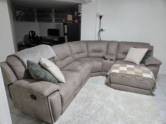 For Lease - 83 Belview Avenue, Vaughan, Ontario - Photo 1