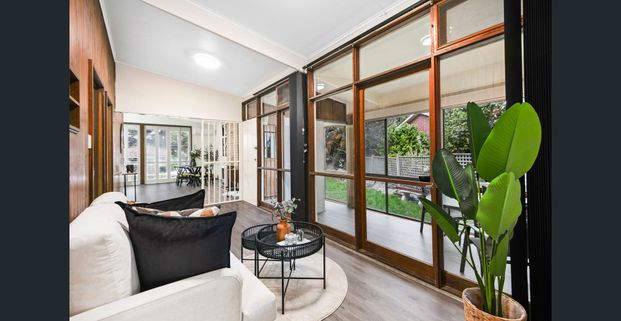 Light-filled family home in a premium location - Photo 1