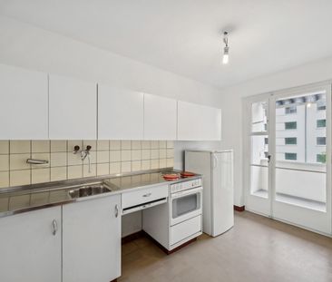 APPARTEMENT CONFORTABLE À L’EMPLACEMENT CENTRAL - Foto 2