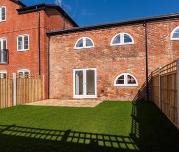 2 bedroom terraced house to rent - Photo 4