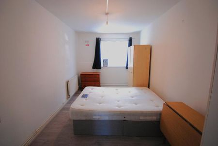 3 bedroom property to rent - Photo 3