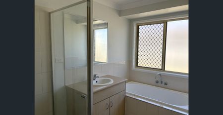 Lovely presented lowset 4 bedroom brick home - Photo 5