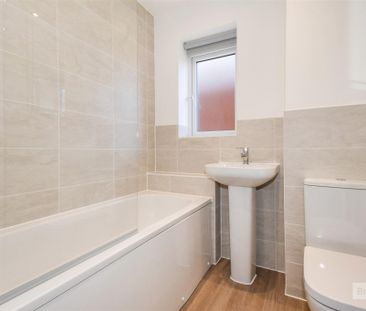 3 bed House - Terraced To Let - Photo 1