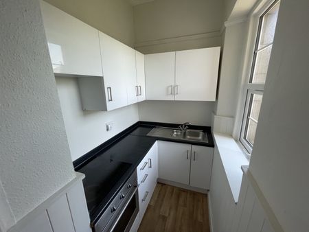 1 Bed Flat, Victoria Walk, BS6 - Photo 3