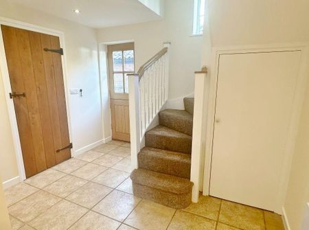 3 bedroom semi-detached house to rent - Photo 2