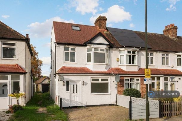 1 bedroom in a house share to rent - Photo 1