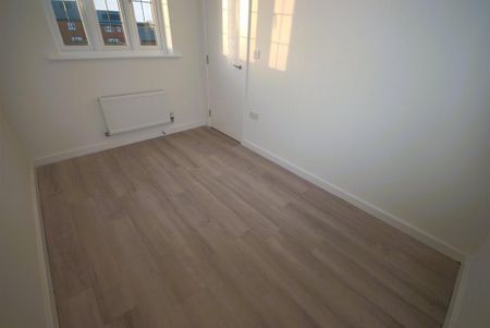 3 bedroom townhouse to rent - Photo 4