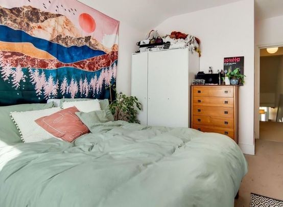 Room in a Shared House, Scawen Road, SE8 - Photo 1