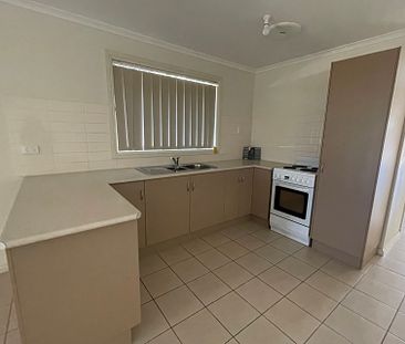 LOOK NO FURTHER - Photo 5