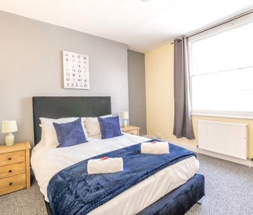 7 Bed End Terrace, Cave Street, BS2 - Photo 2