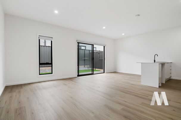 698 Grand Boulevard, Mickleham VIC 3064 - Townhouse For Rent | Domain - Photo 1