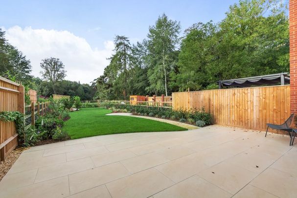 3 bedroom terraced house to rent - Photo 1