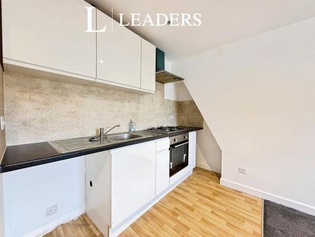 2 bedroom flat to rent - Photo 4