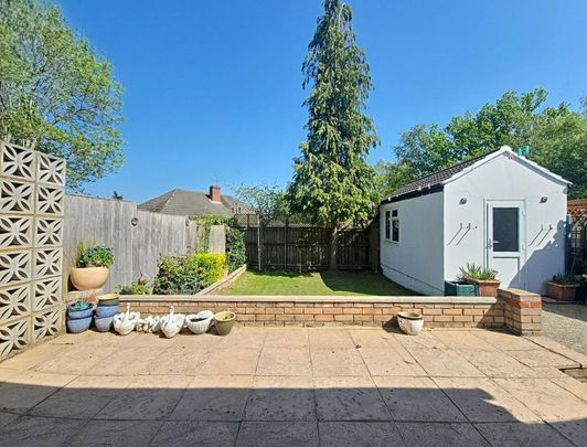 1 bedroom in a house share to rent - Photo 1