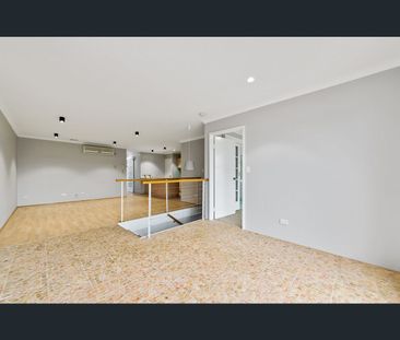 2/2 Hogarth Street, Cannington, WA 6107 - Photo 2