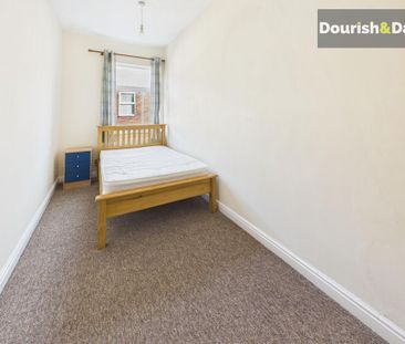 3 bedroom terraced house to rent - Photo 4