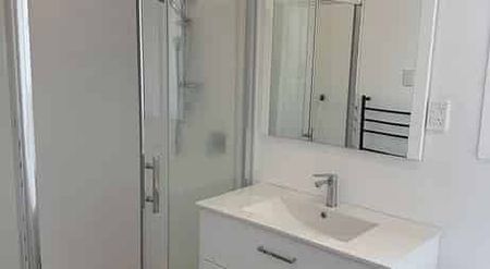 Great location 4 Bed room house - Photo 5