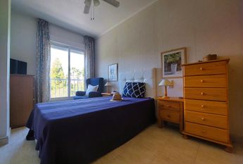 Apartamento 2 dormitorios con piscina al lado del mar