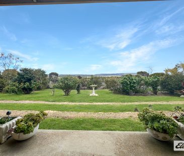 Spectacular Views only minutes from town - Photo 1