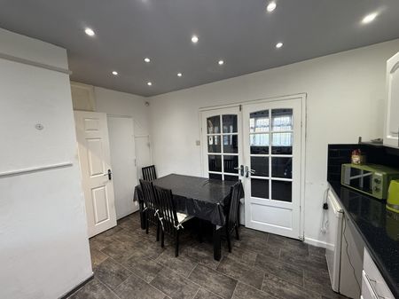 3 bedroom house to rent - Photo 3