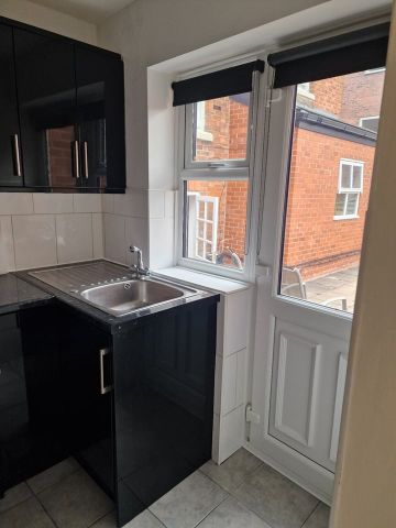 Studio Flat, Lower Holyhead Road, CV1 - Photo 3
