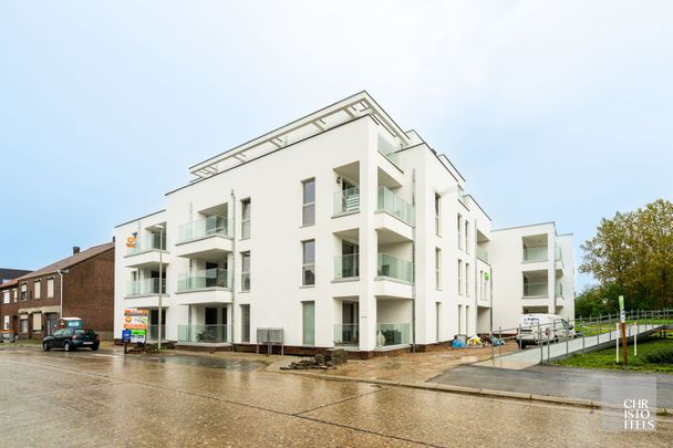 TE HUUR - Nieuwbouwappartement van 97m2 in het centrum van Opgrimbie! - Photo 1