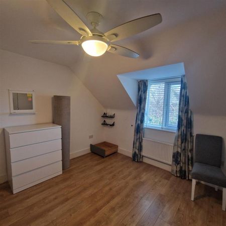 6 bedroom detached house to rent - Photo 4