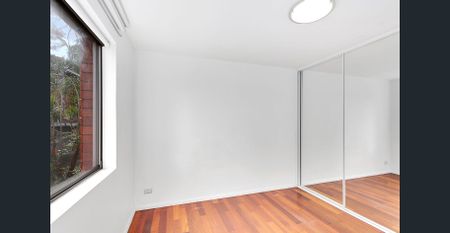 Spacious two bedder in a tranquil location - Photo 2