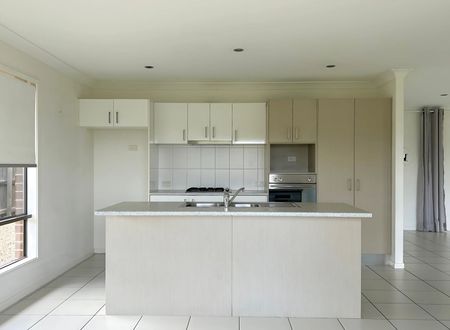 37 Peregrine Drive, 4311, Lowood Qld - Photo 5