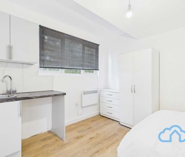 RM4 Well Hall Road | Eltham | London | SE9 6SF - Photo 1