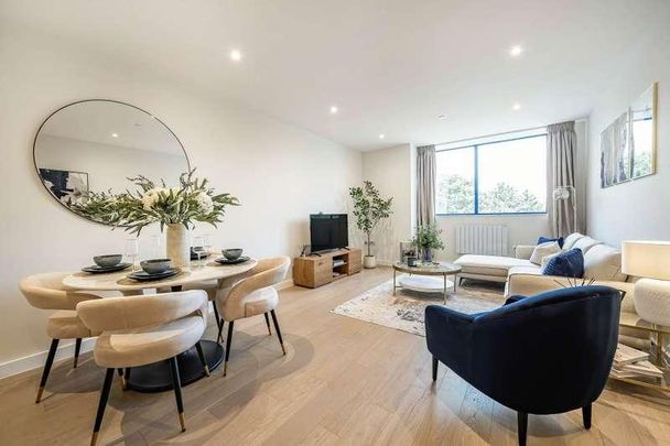 Chertsey, Surrey, KT16 - Photo 1