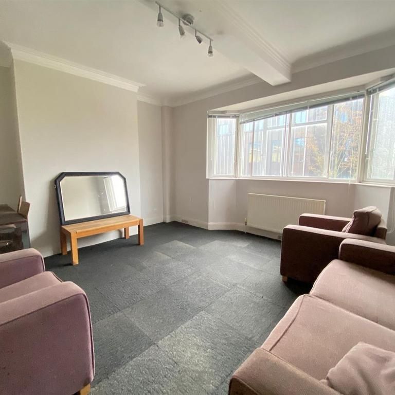 3 bedroom apartment to rent - Photo 1