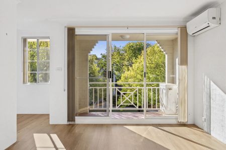 Prime location 2 bedroom apartment with a renovated kitchen - Photo 3