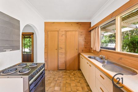 Beautiful Home in the Heart of Cranbourne! - Photo 4