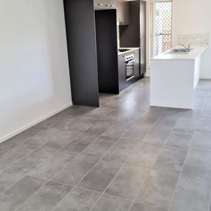 NEAR NEW 3 BEDROOM TOWNHOUSE, AVAILABLE NOW INSPECTIONS BY APPOINTMENT - Photo 2