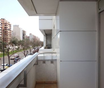 3 room luxury Flat for rent in Valencia, Spain - Photo 4