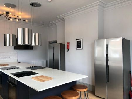 16 bedroom flat to rent - Photo 3
