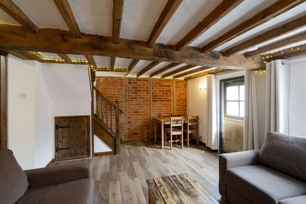 Grove Road, Bladon, Woodstock, Oxfordshire, OX20 - Photo 1