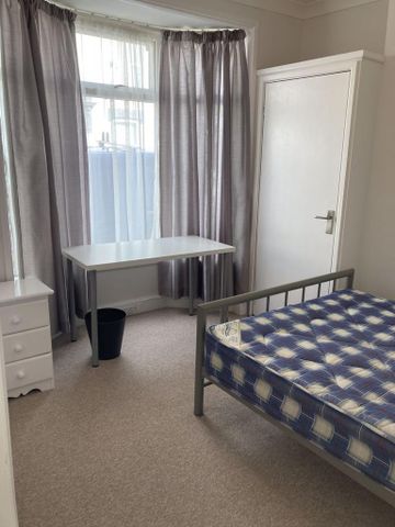 5 bedroom terraced house to rent - Photo 5