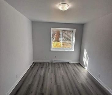 2 CH - 1 SDB - Montréal - $1,210 /mo - Photo 1