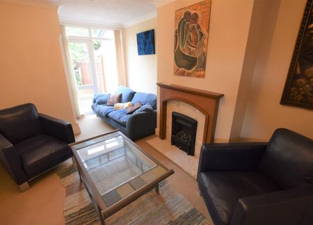 Bulls Head Lane, Stoke Green, Coventry - Photo 2