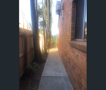 Newly renovated spacious studio type unit - Photo 1