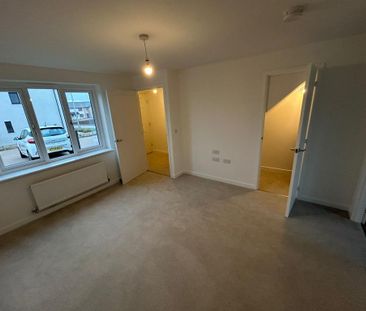 2 bedroom semi-detached house to rent - Photo 2