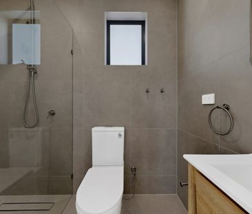 Light-Filled Townhouse in a Convenient Fawkner Pocket - Photo 6