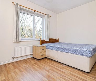 4 bedroom terraced house to rent - Photo 4