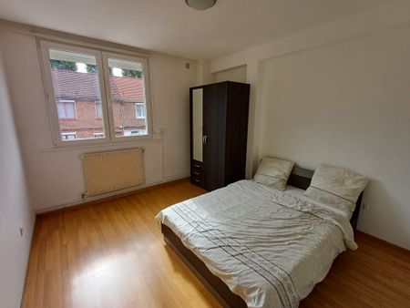 Location Appartement 4 pièces 87m² LILLE 59800 - Photo 3