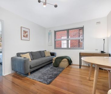 Well presented apartment next to parklands - Photo 1