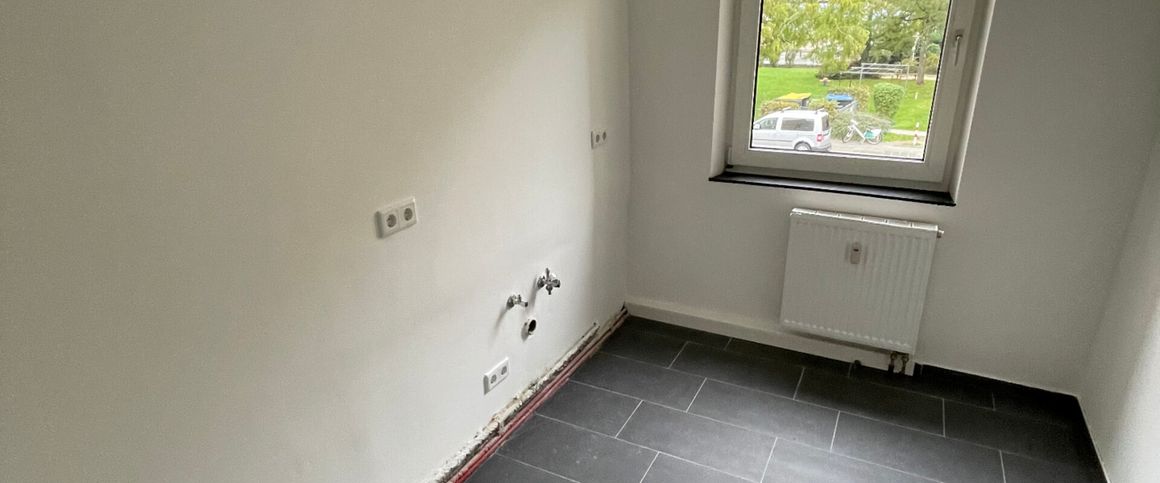Mietwohnung in Nürnberg - Hoch die Hände, weiße Wände! 3-Zimmer-Wohnung mit Balkon - Foto 1